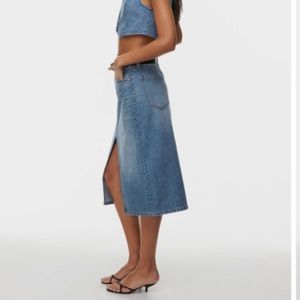 Aritzia Denim Forum The 90’s Halle Denim Skirt Sz 30